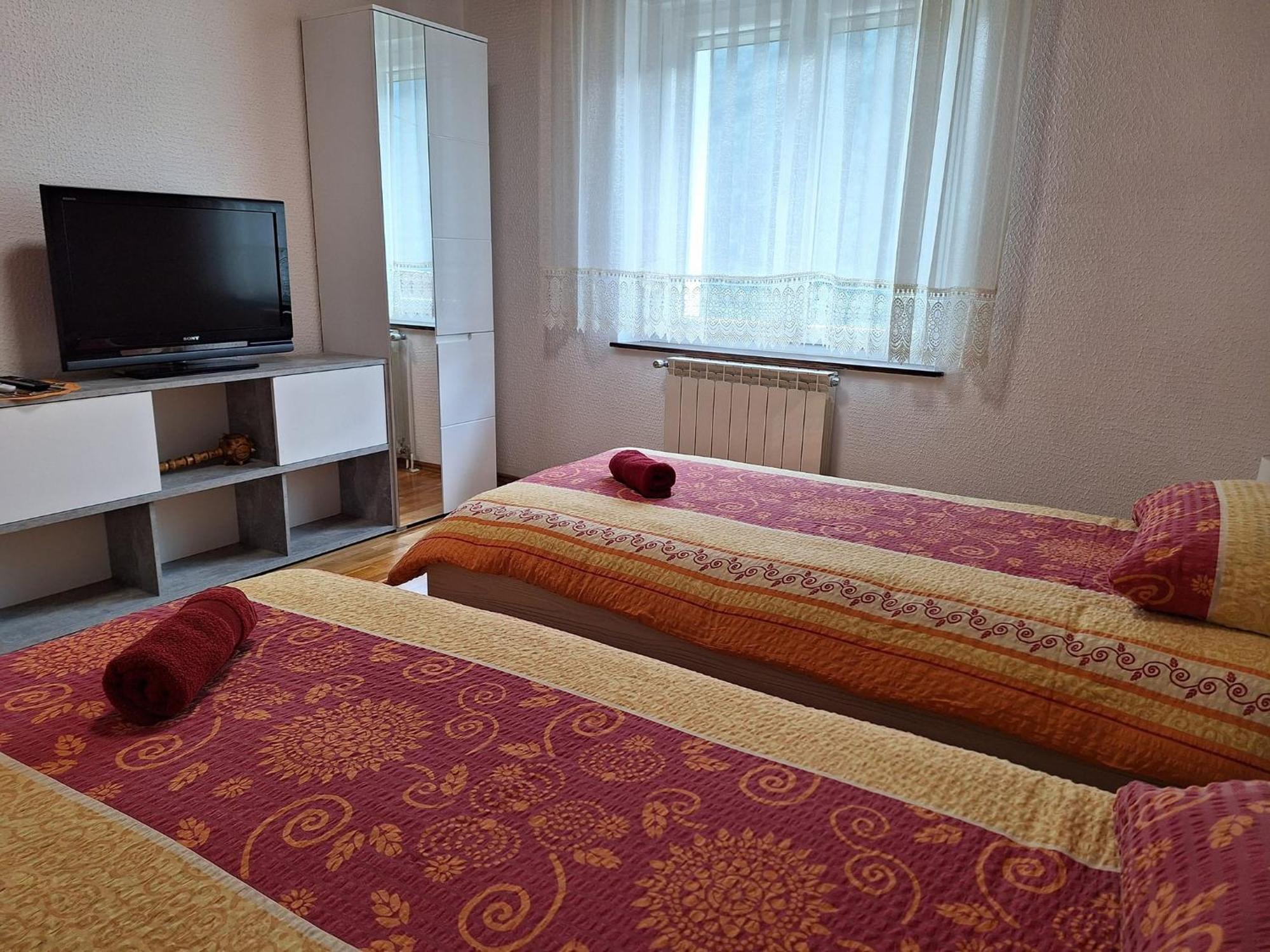 Apartments Denis Tolmin Kültér fotó