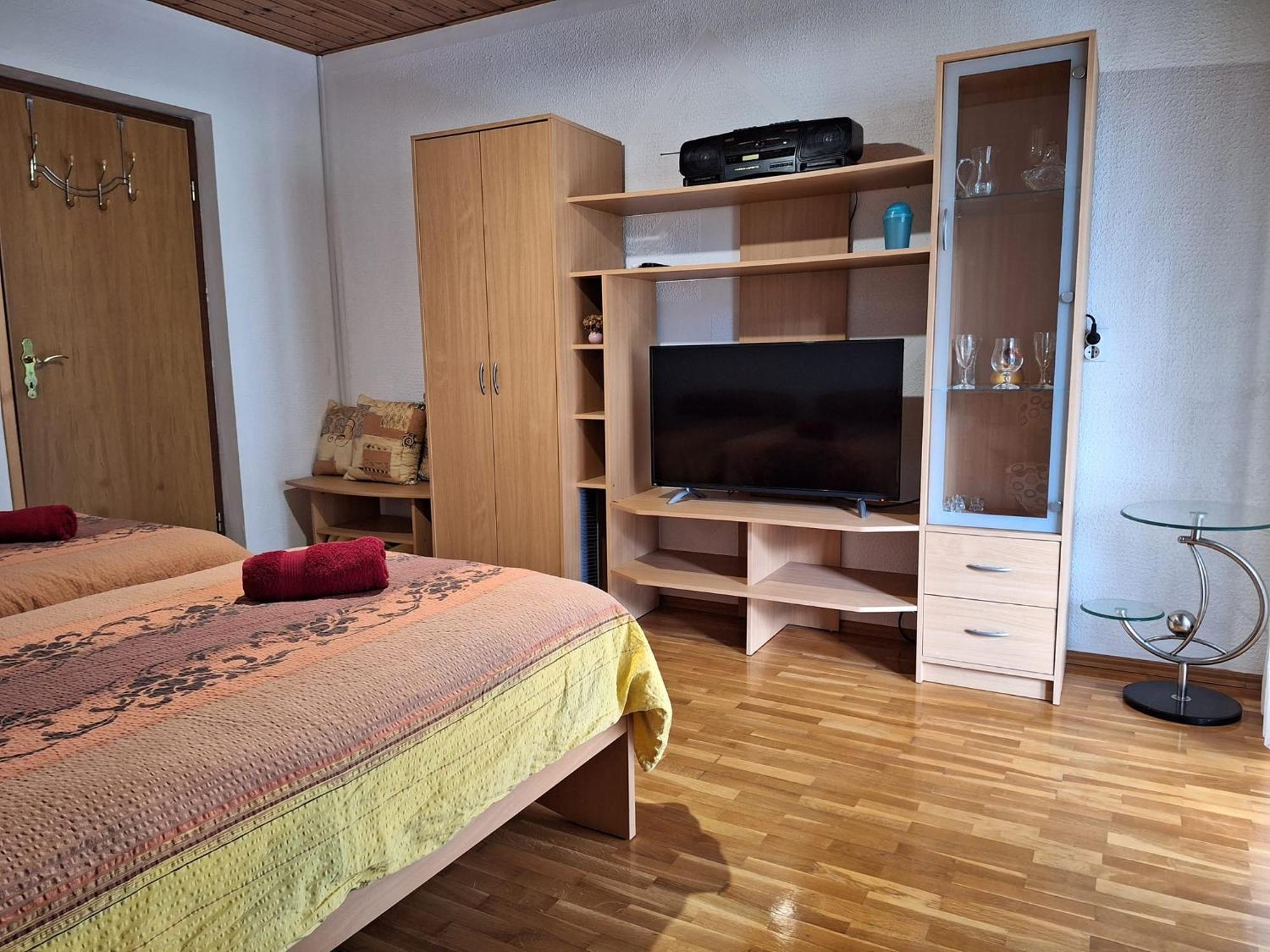 Apartments Denis Tolmin Kültér fotó