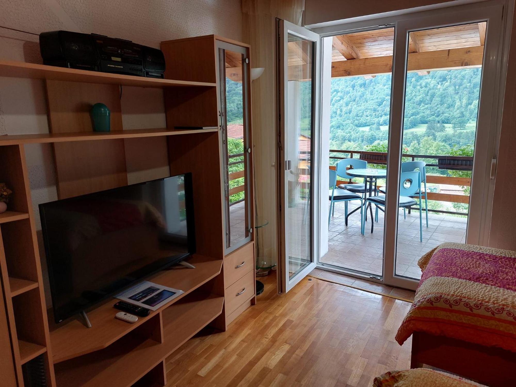 Apartments Denis Tolmin Kültér fotó